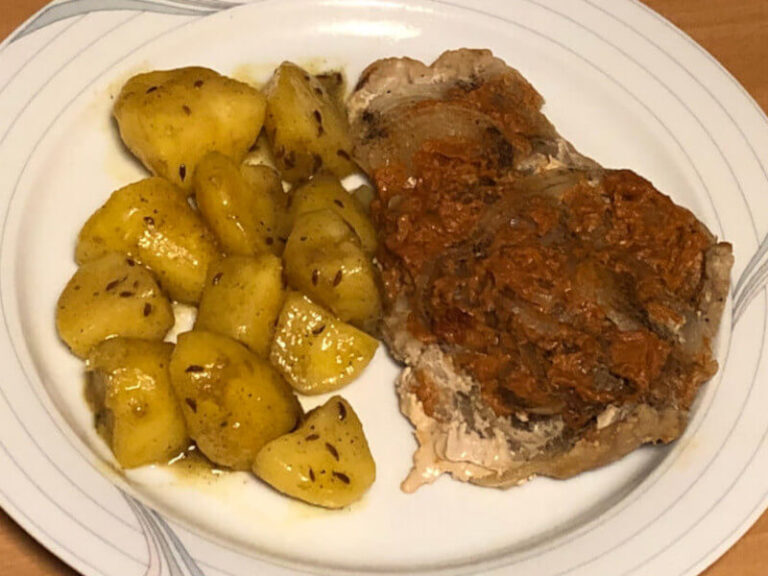 Gurkensalat mit Sauerrahm - Einfach günstig, schnell und köstlich ...