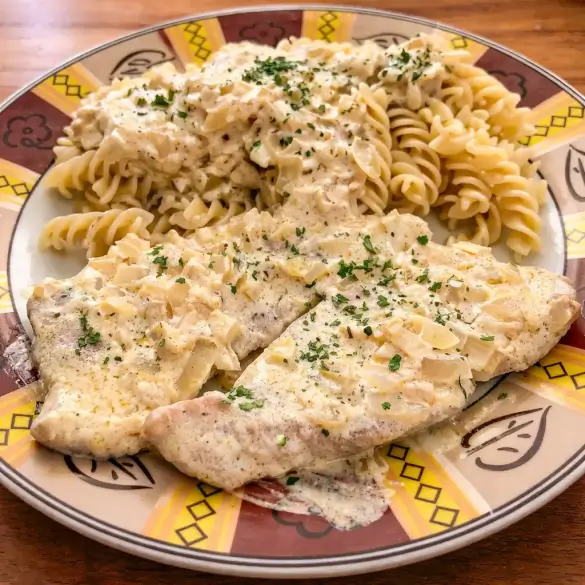 karree-vom-schwein-mit-senfsauce-und-nudeln