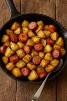 Kartoffelpfanne mit Debreziner - Einfach günstig, schnell und köstlich kartoffelpfanne-mit-debreziner